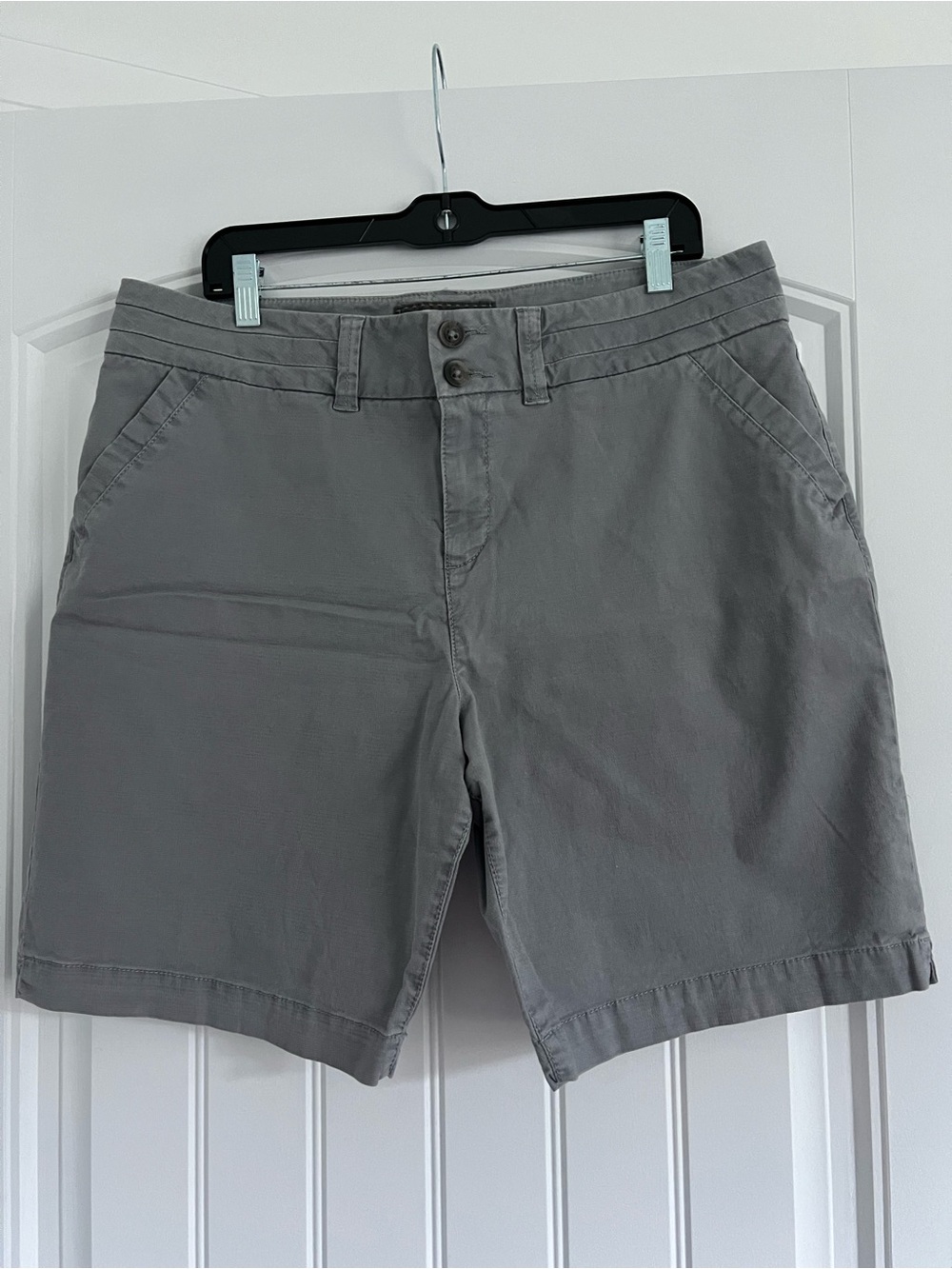 Sonoma Life + Style Women’s Shorts – Size 16 Gray Walking Shorts